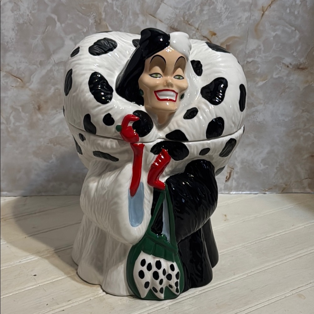 Disney: Cruella de vil cookie jar